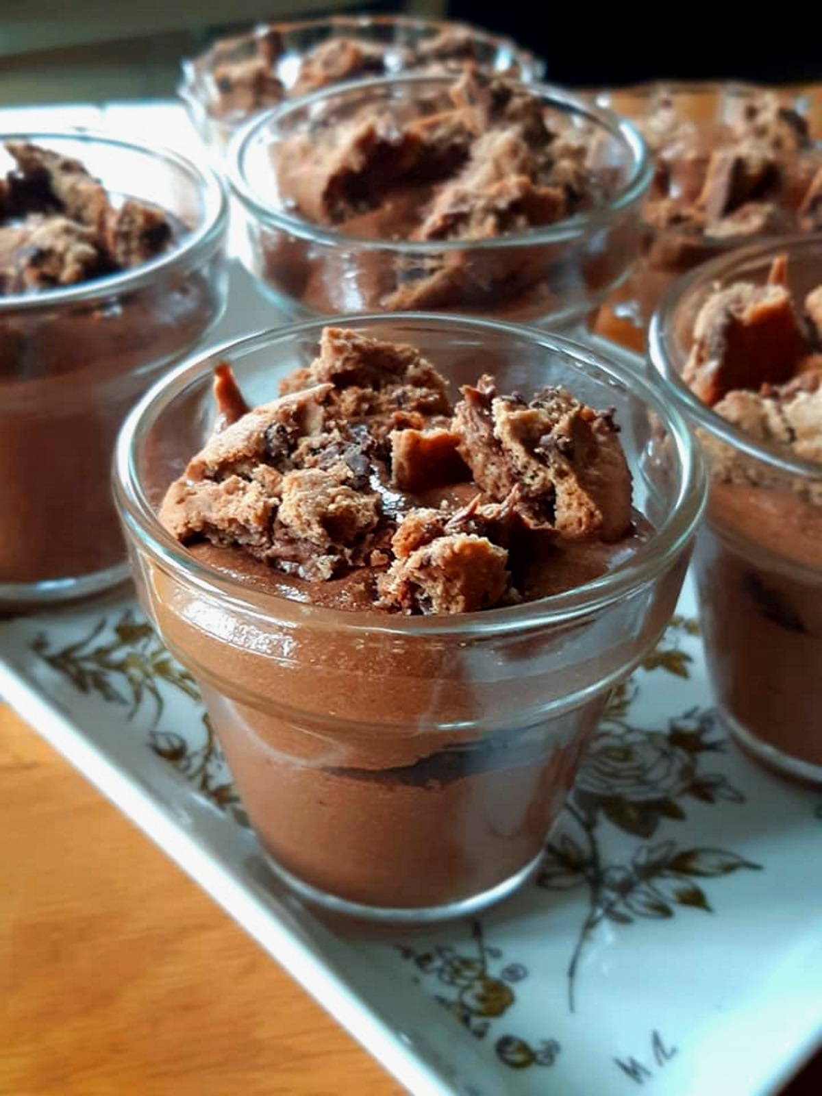 Mousse au chocolat et cookies