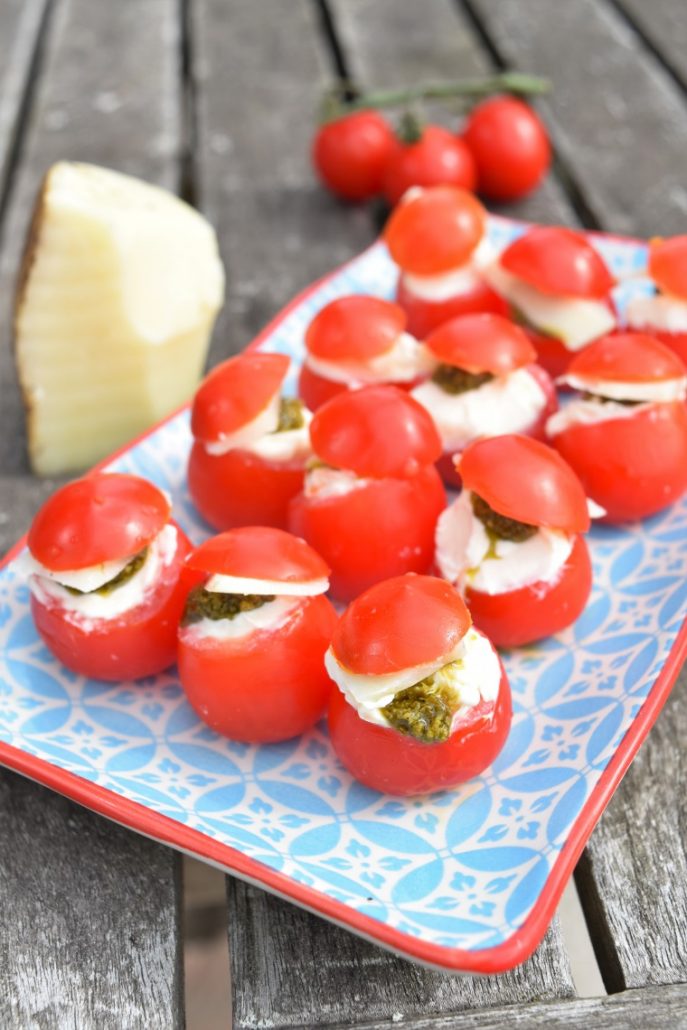 Tomates cerises farcies pour l'apéritif