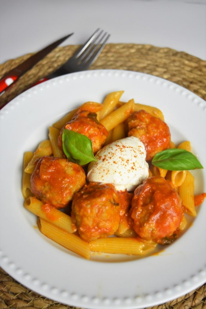 Boulettes de viande sauce tomate et penne