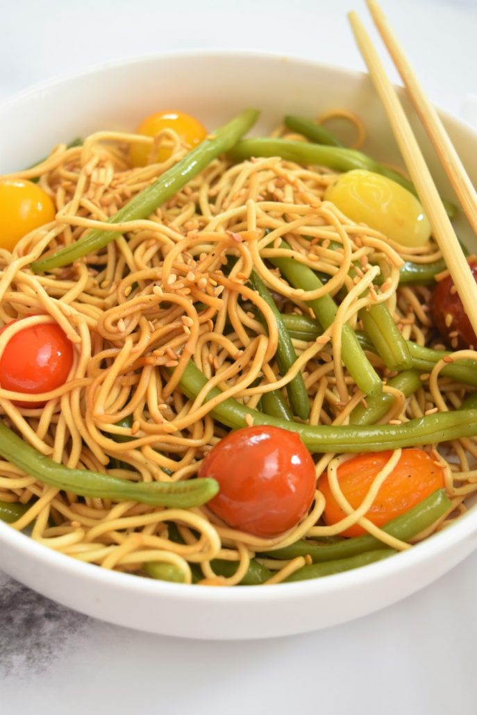Nouilles chinoises et légumes au wok
