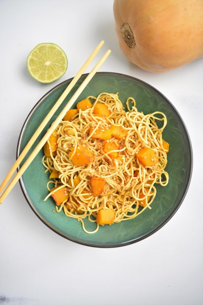 Wok de nouilles chinoises au butternut