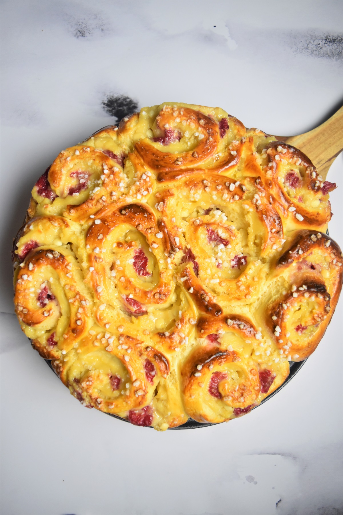 Brioche roulée framboise chocolat