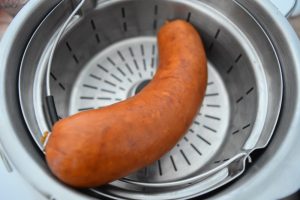 Cuisson vapeur du saucisson pour saucisson brioché