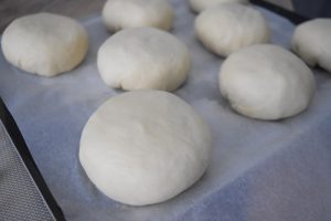 Petits pains farcis à la viande hachée