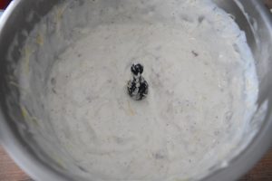 Sauce béchamel au fromage blanc, lardons, oignons