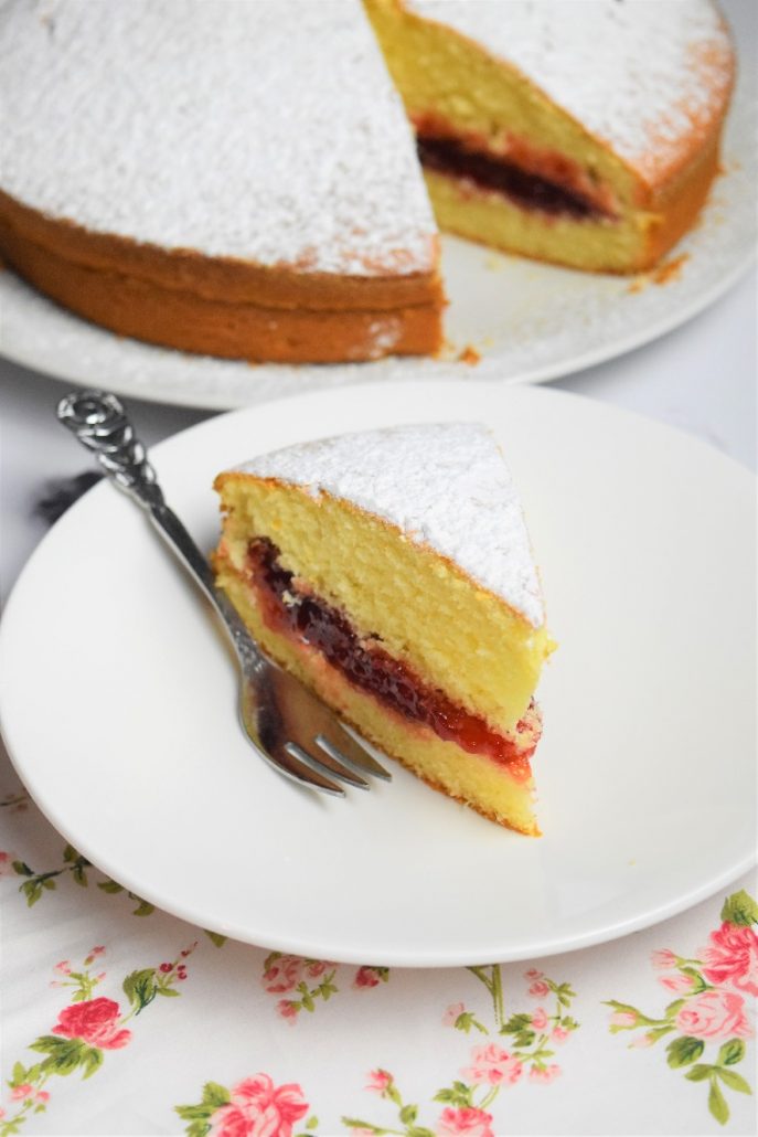 Gâteau moelleux fourré à la confiture