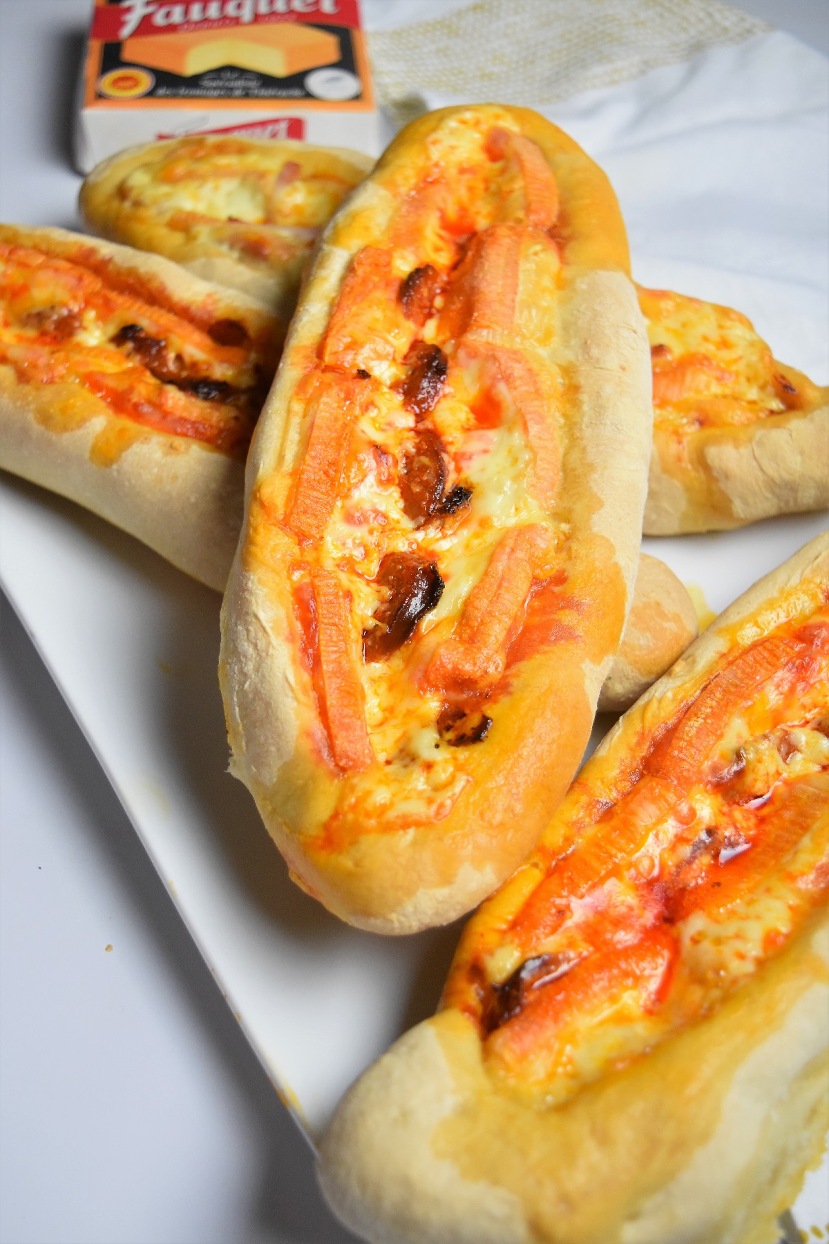 Baguettes garnies au chorizo et maroilles