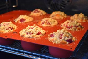 Cuisson des muffins aux framboises