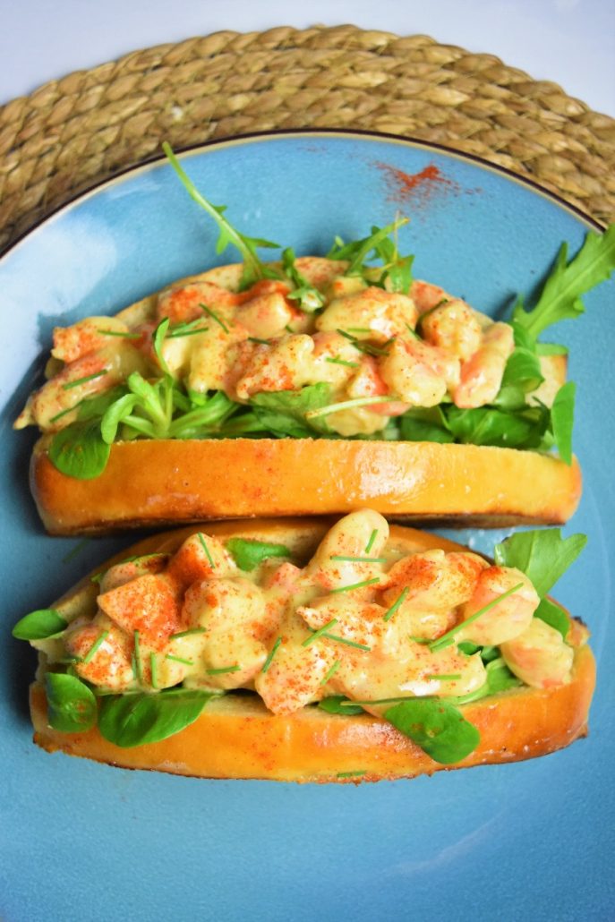 Hot dog aux crevettes sauce curry