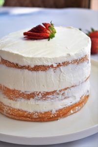 Naked cake aux fraises et chantilly mascarpone