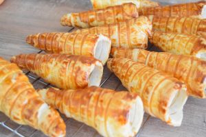 Cornets maison en pâte feuilletée