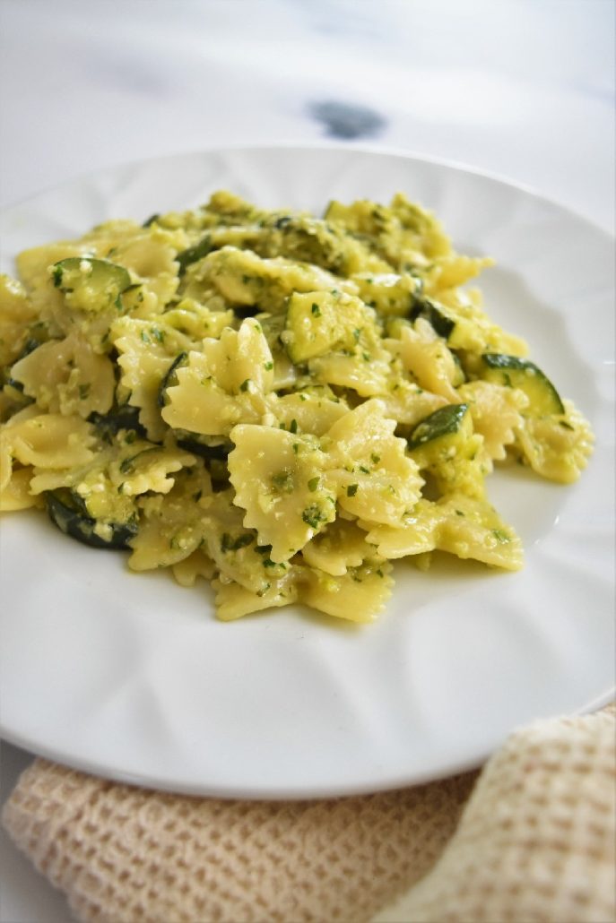 Farfalle au pesto de courgettes