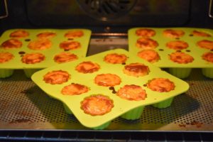 Cuisson des mini cannelés salés
