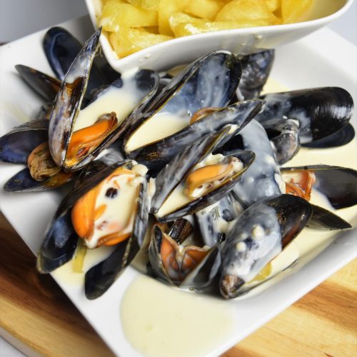 Moules marinières au Cookeo, sauce maroilles et frites