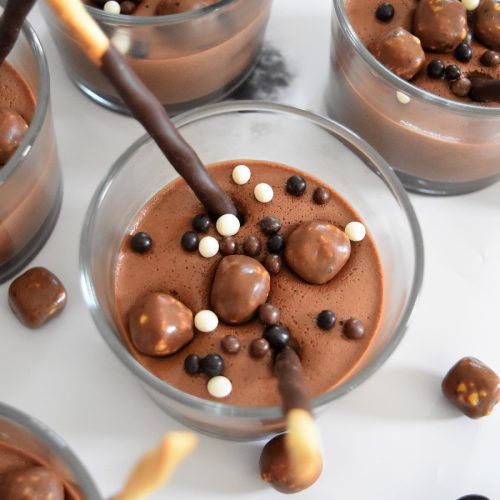 Mousse au chocolat et kit kat pops