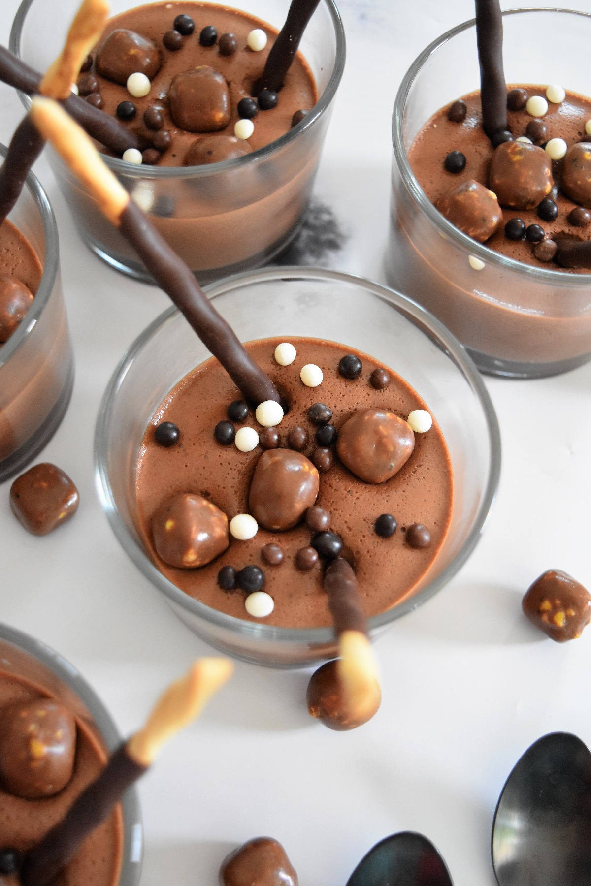 Mousse au chocolat et kit kat pops