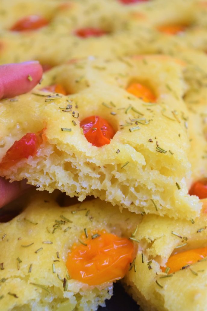 Focaccia italienne aux tomates cerises