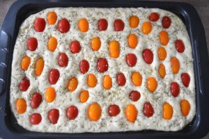 focaccia aux tomates cerises, romarin