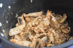 Fond de veau, moutarde à l'ancienne et vien blanc