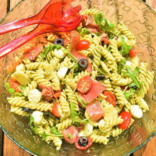 Salade de pâtes italienne au pesto de basilic