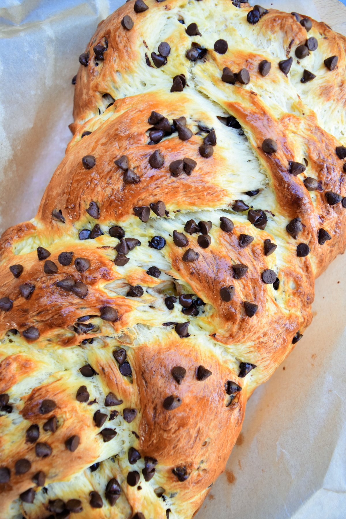 Brioche tressée aux pépites de chocolat - recette boulangère