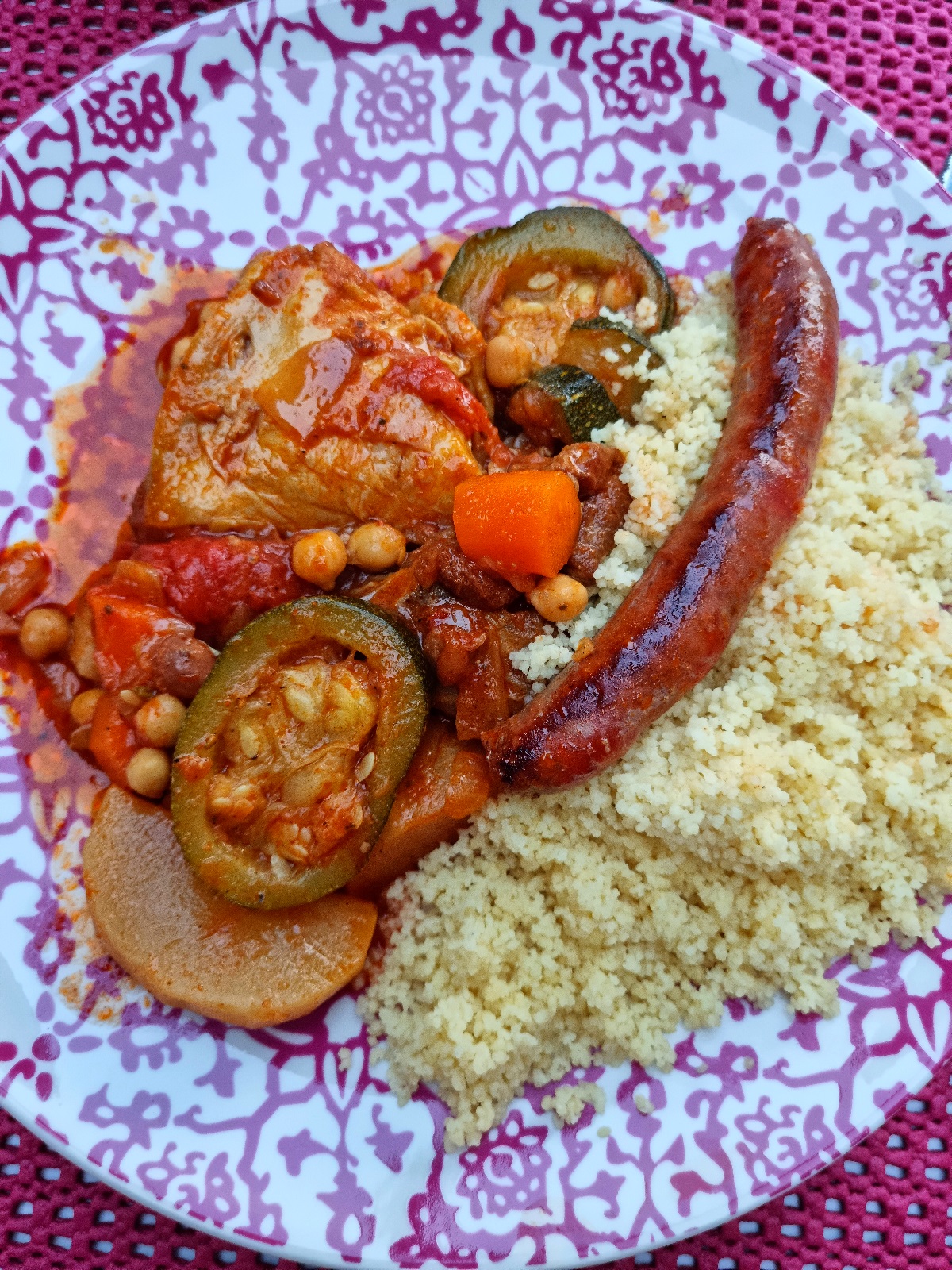 Couscous poulet, agneau, merguez et légumes