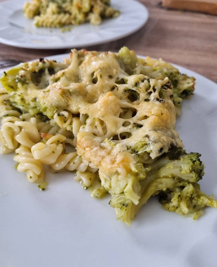 Pâtes au brocoli gratinées avec l'extra crisp