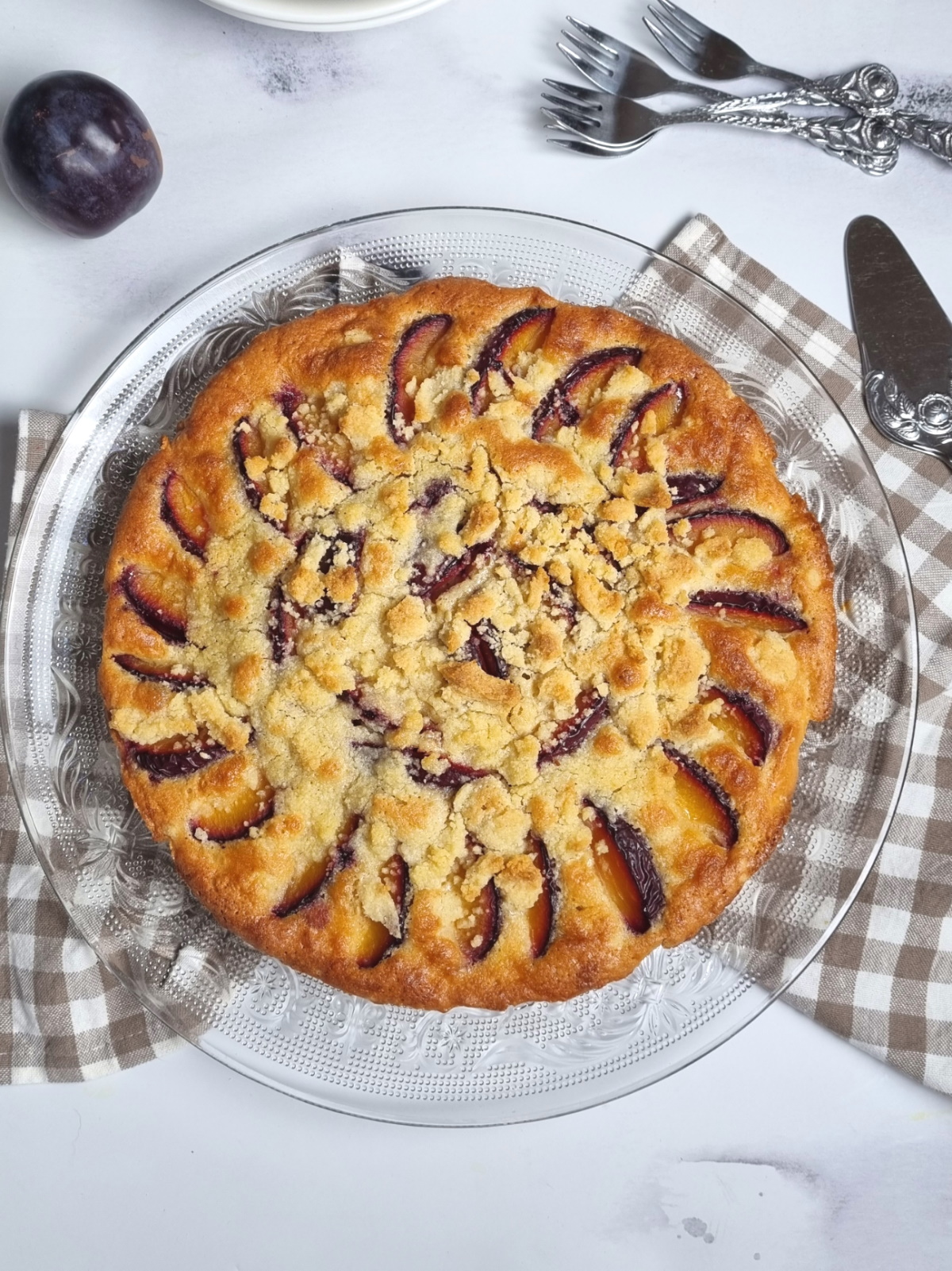 Tarte aux prunes, crème d'amande et streusel