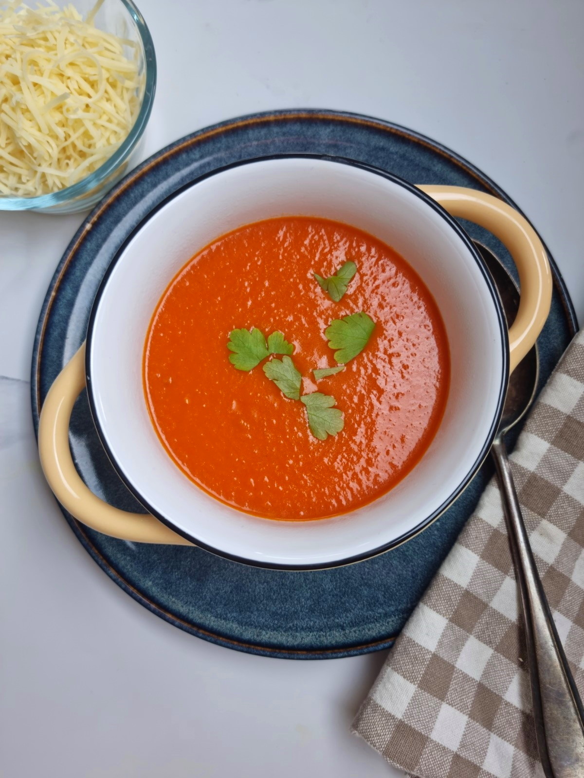 Soupe à la tomate : Recette de Soupe à la tomate