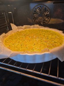 Cuisson d ela tarte aux légumes et lardons