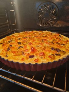 Cuisson au four de la tarte aux légumes