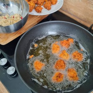 Cuisson des accras en friture