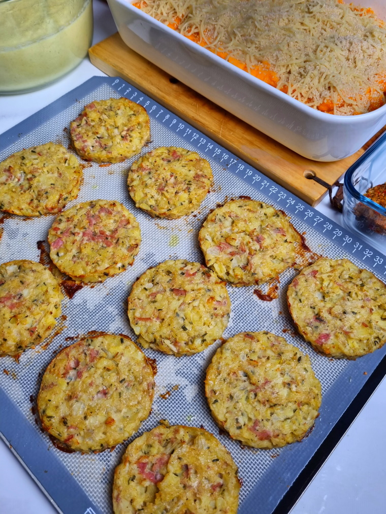 Galettes de pommes de terre, bacon, fromage