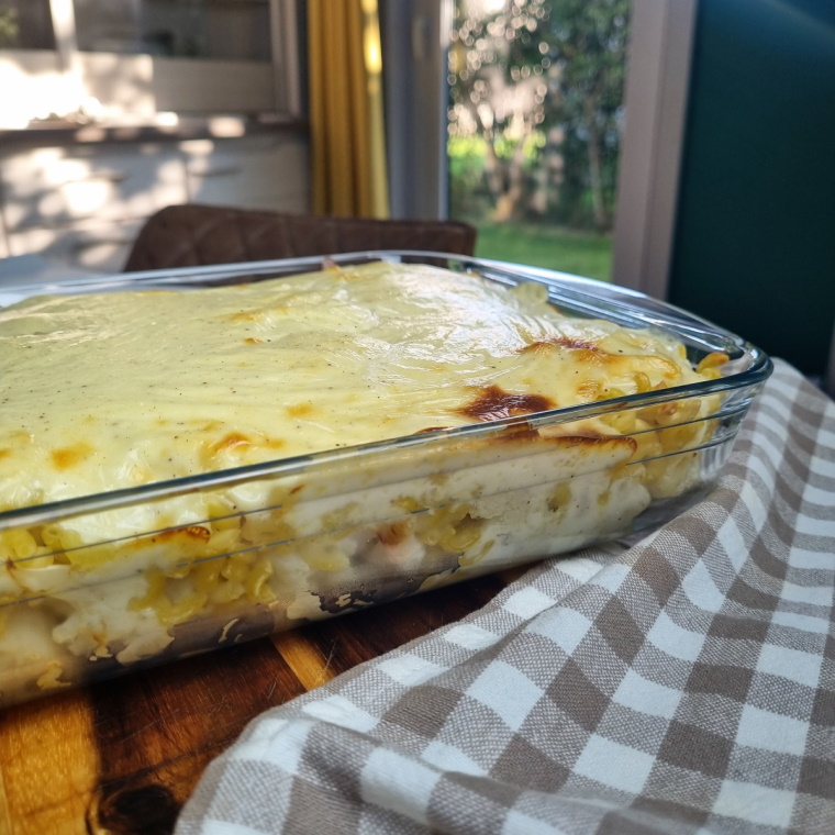 Gratin de coquillettes, chou-fleur et béchamel au fromage