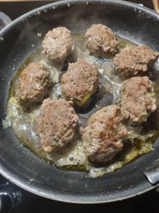 Cuisson des keftas de veau à la poêle