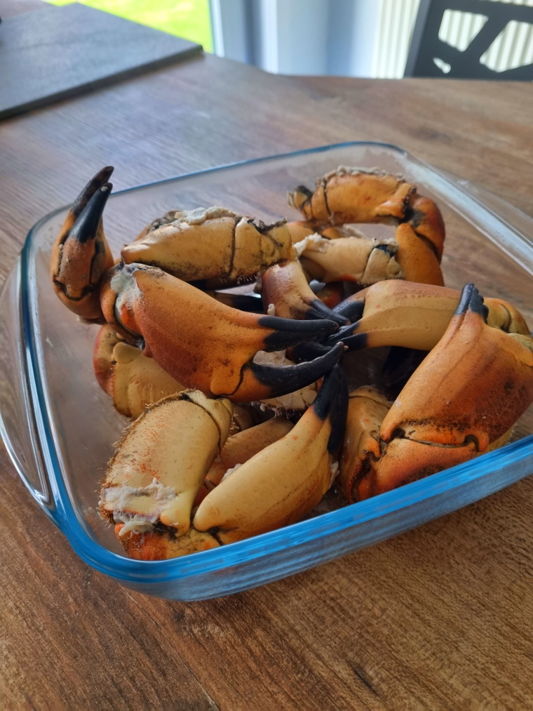 Cuisson des pinces de crabe