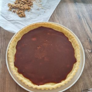 Tarte au caramel beurre salé et cacahuètes caramélisées