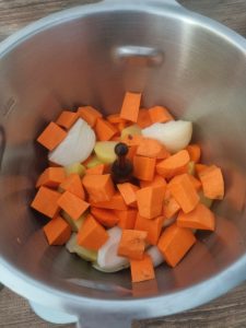 Soupe au companion de topinambours, carottes, patate douce