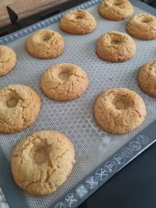 Faire des cookies araignées