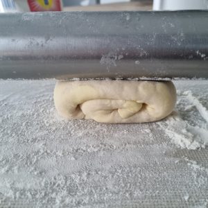 Etaler la pâte escargot