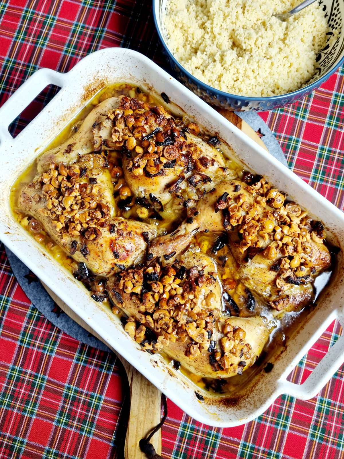 Cuisses de poulet au safran, noisettes et miel