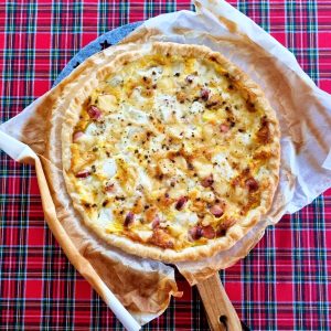 Quiche knacki, jambon, mozzarella, emmental