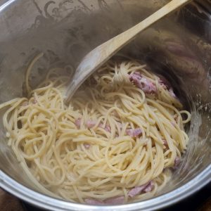Spaghetti carbonara, crème et lardons