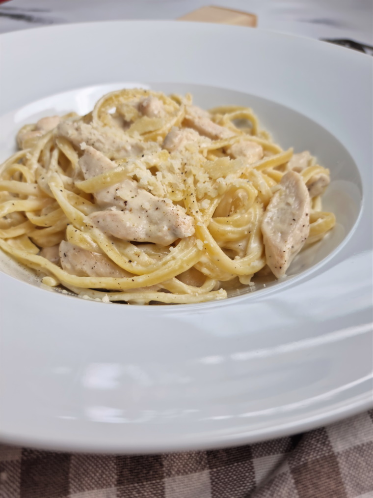 Pâtes sauce Alfredo et poulet