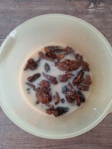 Réhydrater les morilles au lait tiède