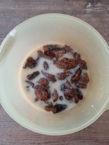 Réhydrater les morilles au lait tiède