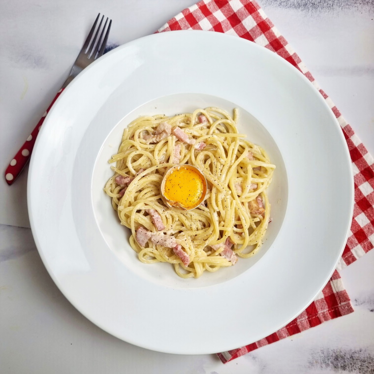 Spaghetti carbonara crème et lardons