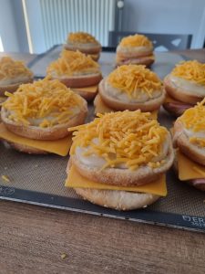 Croque burger au jambon et cheddar