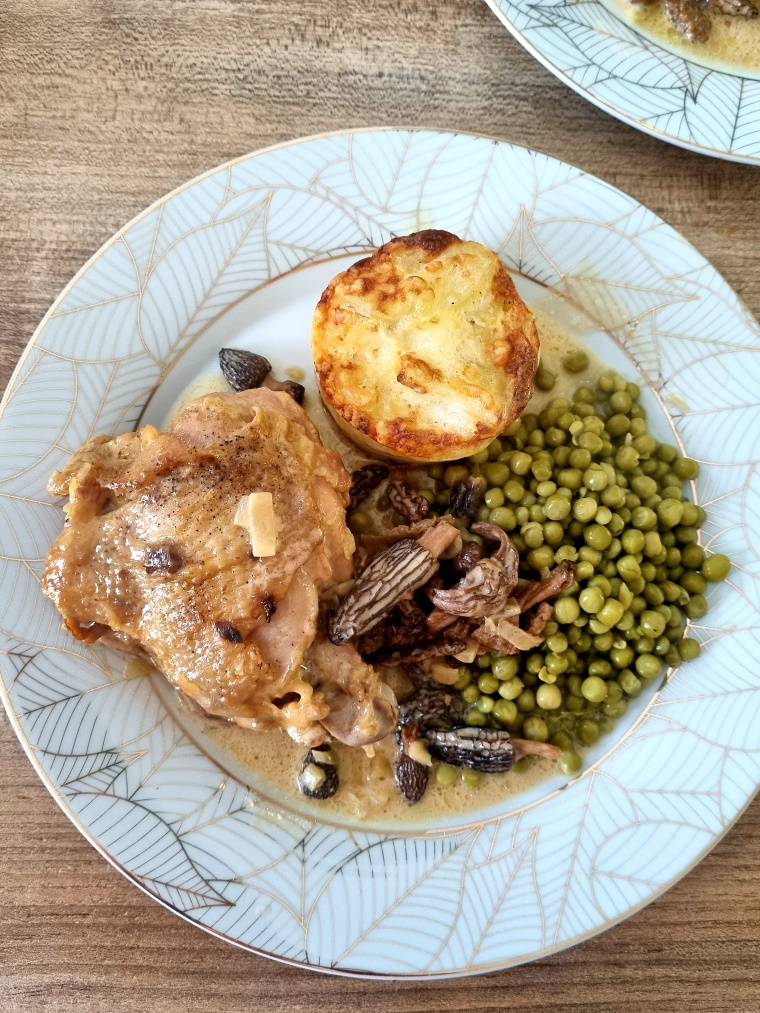 Cuisses de chapon en cocotte aux morilles et vin Jurançon