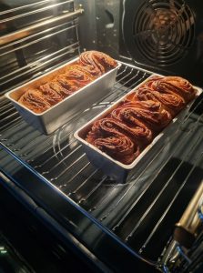 Cuisson des brioches feuilletées caramélisées